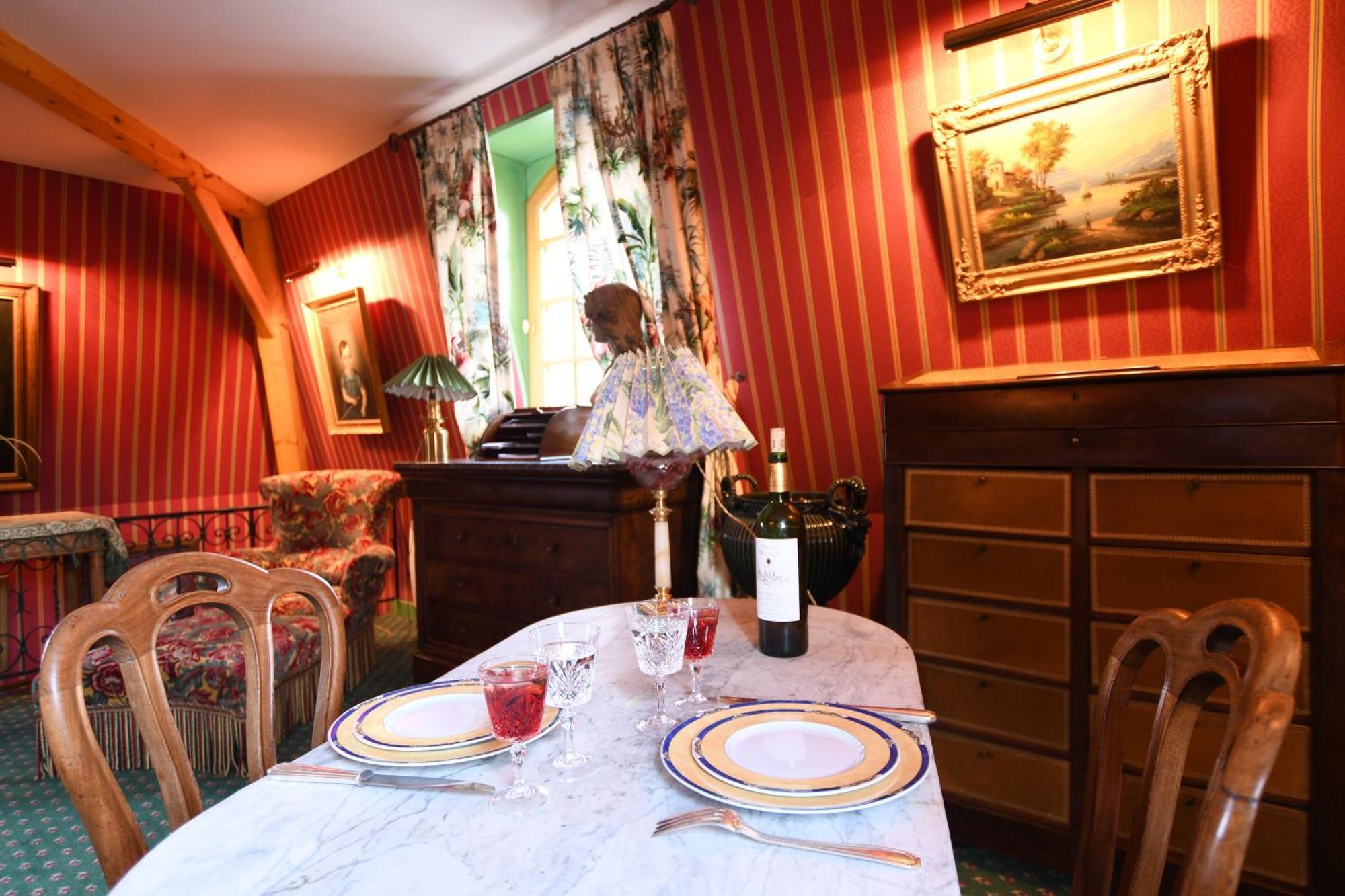 Le Val Clos, Appartement Dans Une Maison De Maitre 19E Tanlay Exterior photo